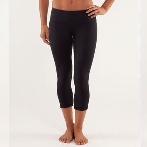 LULULEMON Wunder Under Crop Reversible Luon Leggings - Tender Violet / Black
